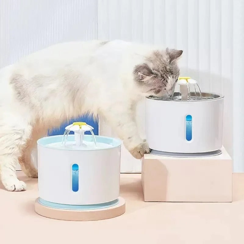 LED kattfontän med cirkulerande vatten – 2,4 liter